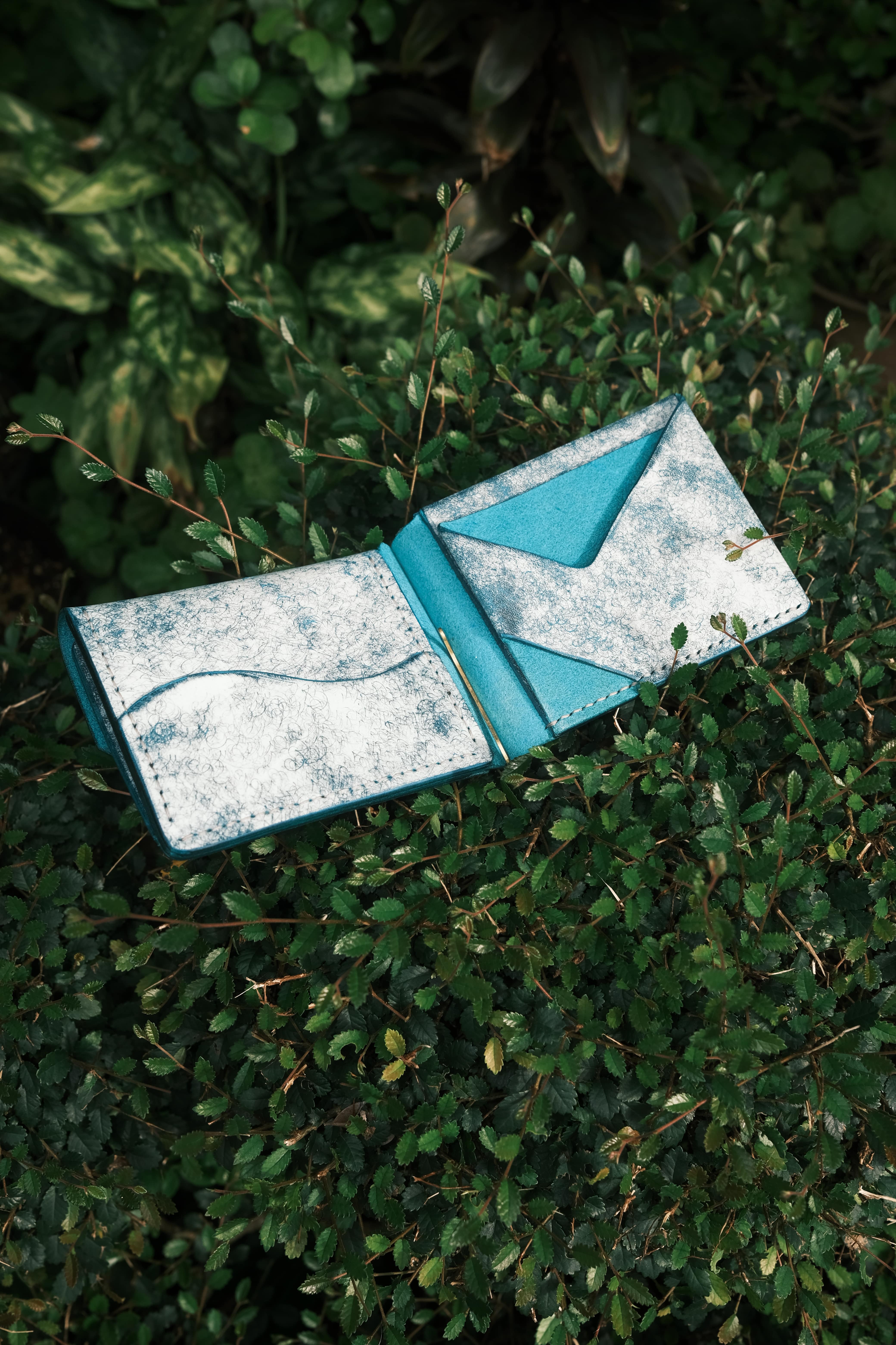 money clip wallet - White wave