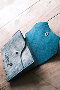 Square wallet - White wave